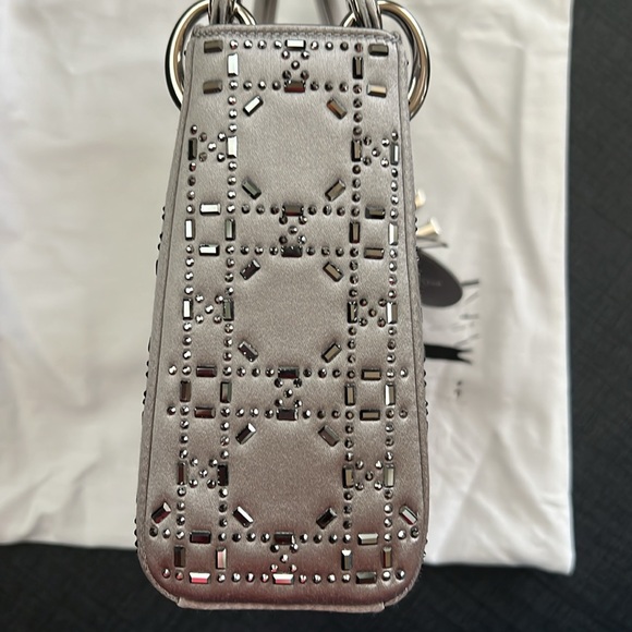 Mini Lady Dior - Picture 7 of 17